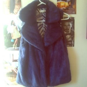 Gorgeous sungarlips vest, open to negotiate
