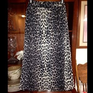 Gray black and white leopard print skirt