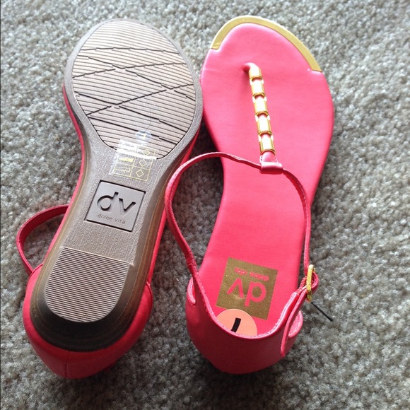 āSOLDāDolce Vita cherub wedge thong sandal NWOB - Picture 4 of 4