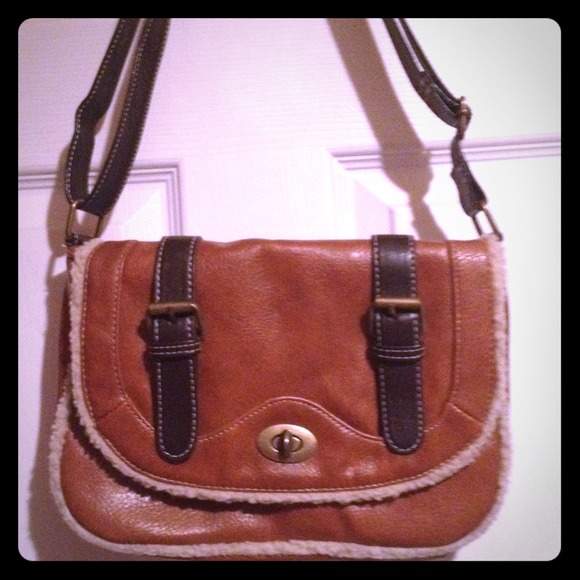 Avon brown saddlebag purse
