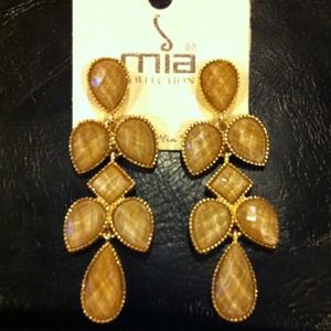 Gold plated sparkle stone earrings