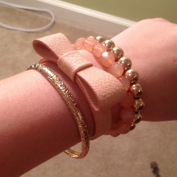Light Pink and Gold Charlotte Russe Braclet Set - Picture 2 of 2