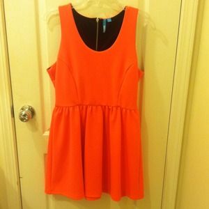 Dress that is hot pink