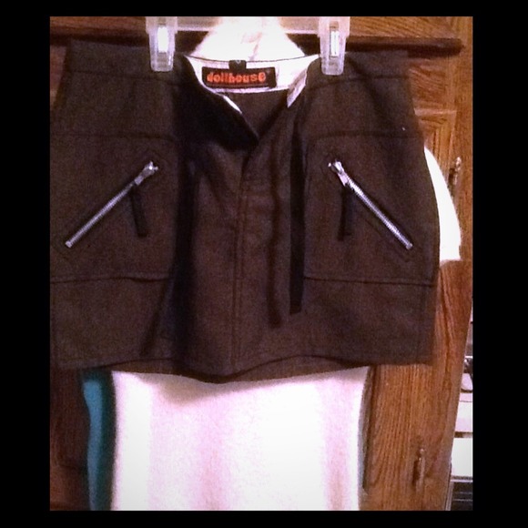 Dollhouse skirt