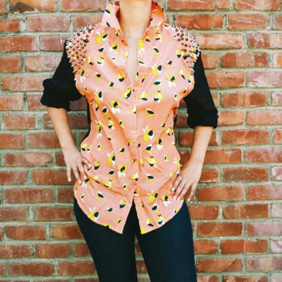 **** REDUCED*** Unique floral button up.