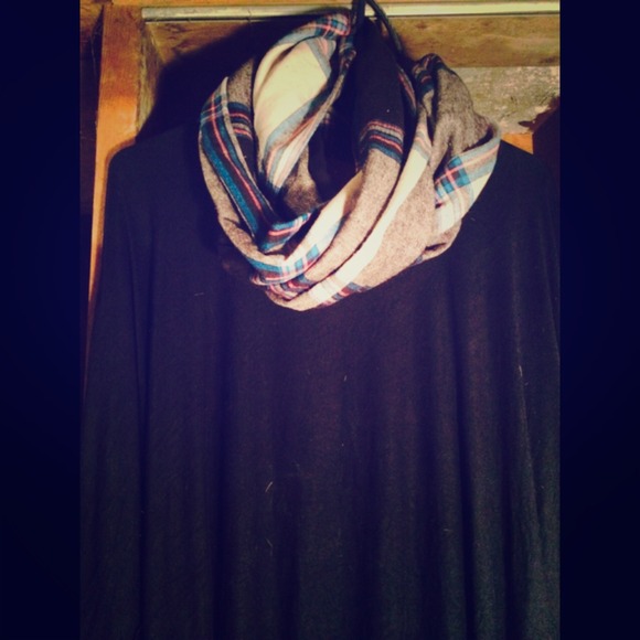 Flannel infiniti scarf.
