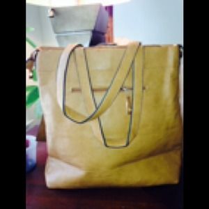 Woman's handbags