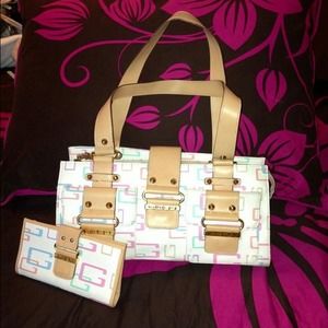 Guess handbag with matching slip wallet