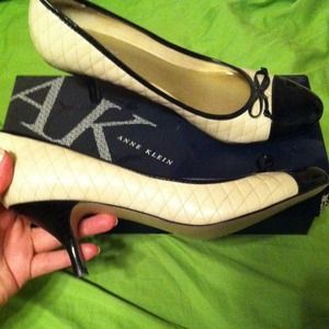 Bundle with skirt &Work shoes