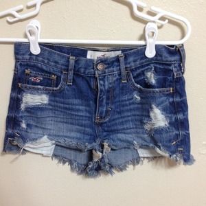 Hollister High Wasted shorts