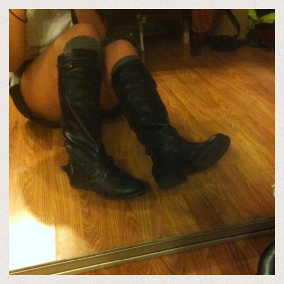 Black boots repost