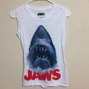Jaws muscle tank with cutout back