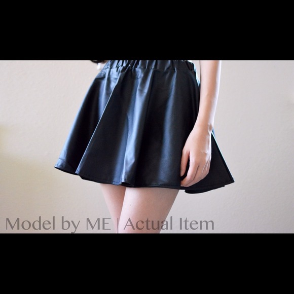 ❗️Moving Sale Leather look warm lining skirt - Picture 3 of 4