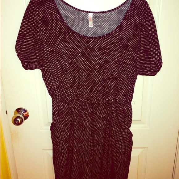 Wide cap sleeve dress