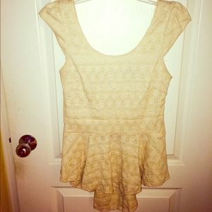 Oboe beige peplum top with open back
