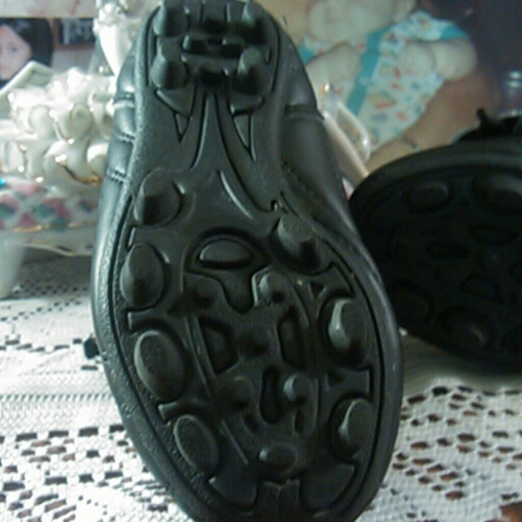 Cleats - Picture 2 of 4