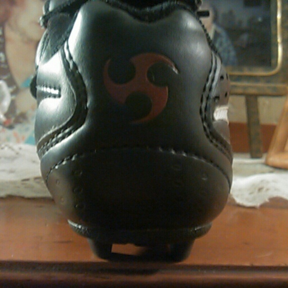 Cleats - Picture 3 of 4