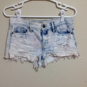 Abercrombie and Fitch - High waisted shorts
