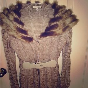 Semi cable knit with faux fur collar detailing