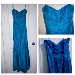 REDUCED!!!👗 Classy Sequin Turquoise Prom Dress👗
