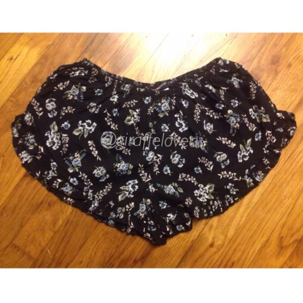 ✖️SOLD ON EBAY✖️ NWT- Brandy Melville Vodi Shorts♡