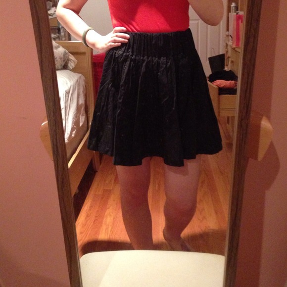 H&M black circle skirt
