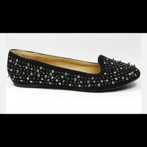 Black studded flats🔥