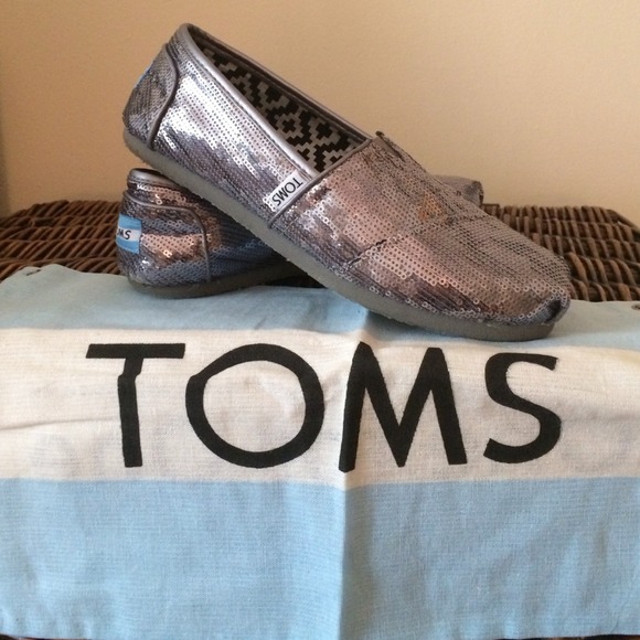 💰PRICE REDUCED Silver sequins TOMS