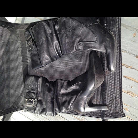 REDUCED Black calf high leather boots with heel