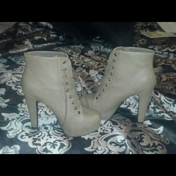 ~Traded~ - Picture 1 of 1