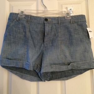 Reserved-Gap - shorts -chambray blue with cuff at