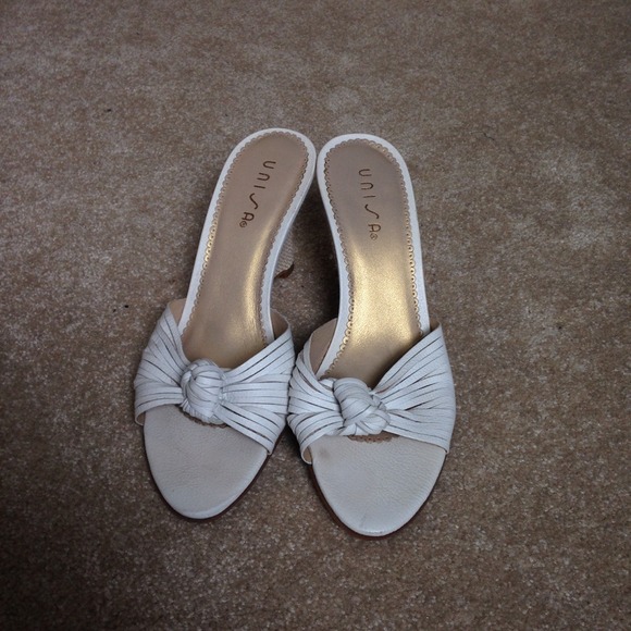 Unisa Wedges