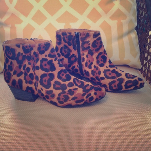Kelsi Dagger leopard calf hair ankle boots 8
