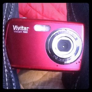 Vivitar ViviCam 7022 (digital camera)