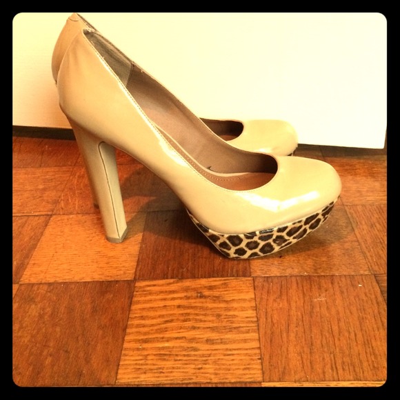 Steve Madden Shoes - Nude pumps customize size 11 Reduced!!!