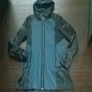 Lululemon right round jacket size 8