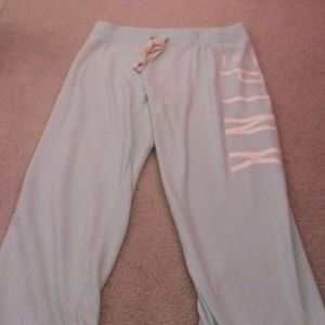 Cropped PINK capris!