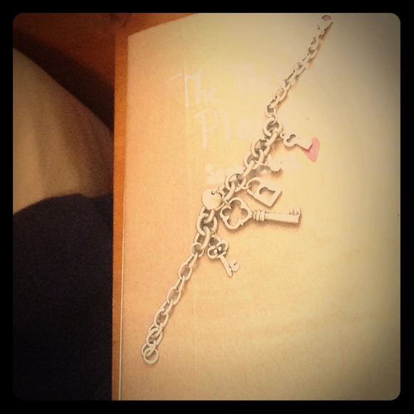 Key bracelet