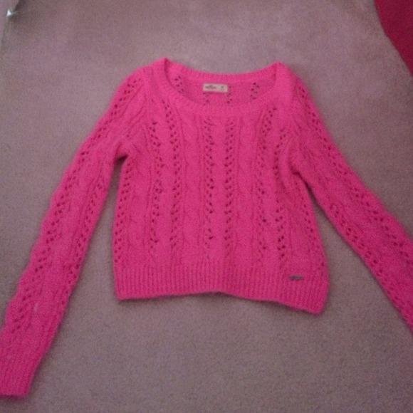 Super cute hollister sweater!