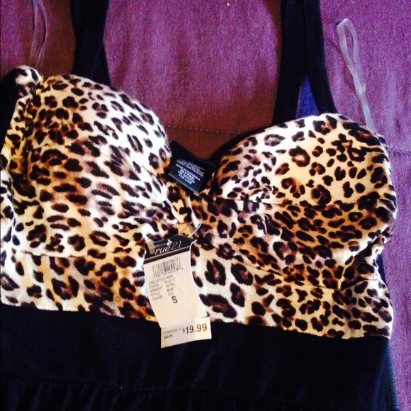 Dress on SALE STILL has tag on it - Picture 2 of 3