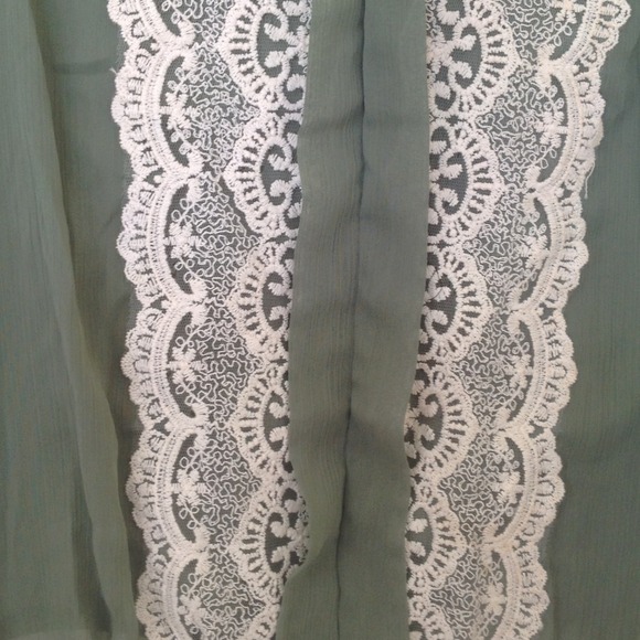 ⚡SALE⚡NWT top -S - Picture 2 of 3