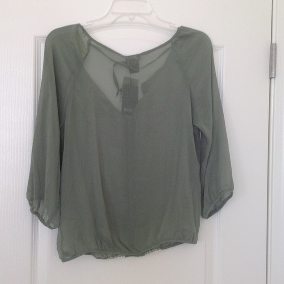 ⚡SALE⚡NWT top -S - Picture 3 of 3