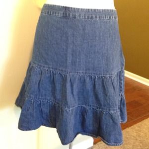 Ruffle lightweight darker rinse denim skirt