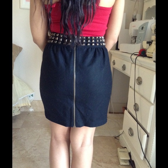 High-waisted Studded Skirt - Picture 3 of 4