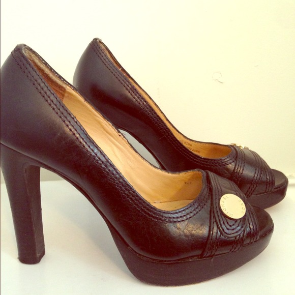 Michael Kors black pumps