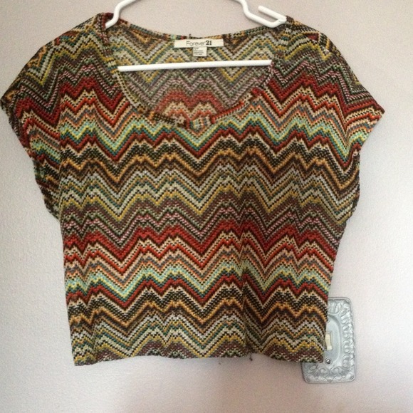 slight cropped shirt