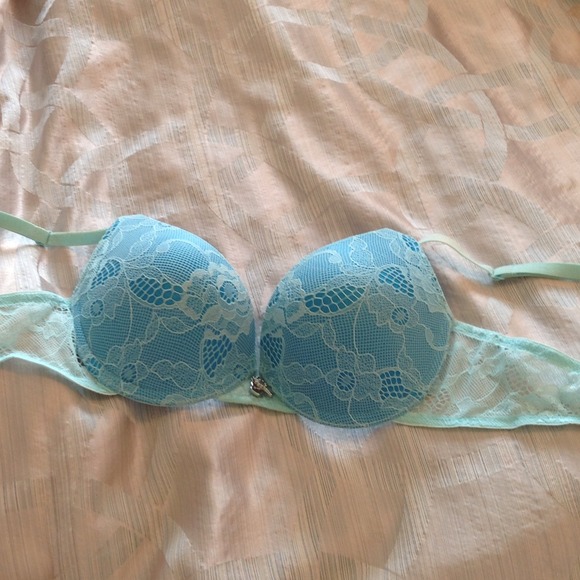 Victoria's Secret 32c bra