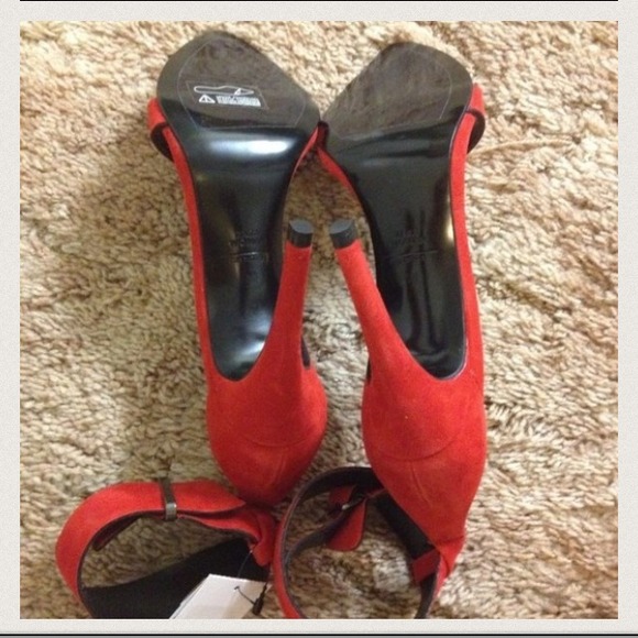 Sold out online & in store red Ankle strap sandals - Picture 3 of 3