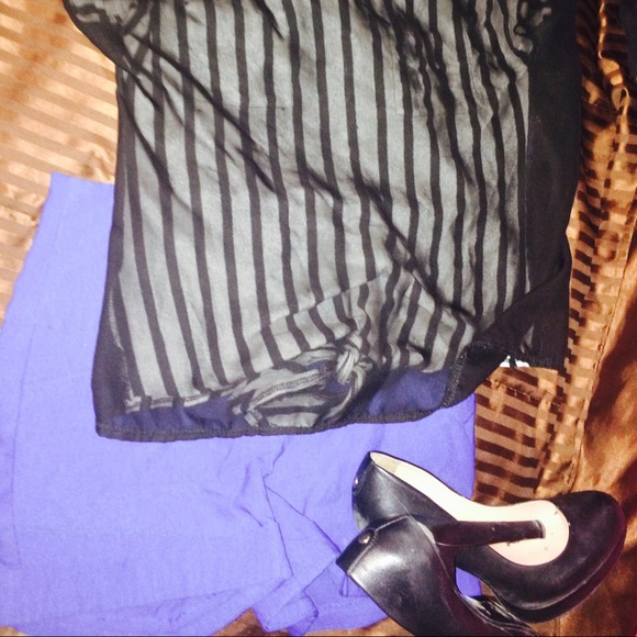 Striped & white blouse & blue high waisted shorts - Picture 3 of 4