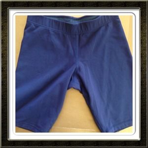 Navy lululemon crop shorts